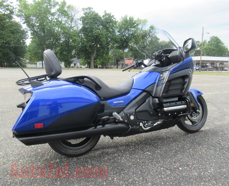 2015 Honda goldwing available 