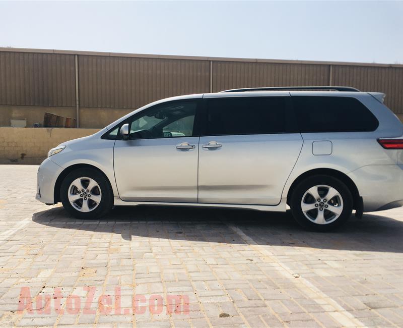 Toyota Sienna LE 2019