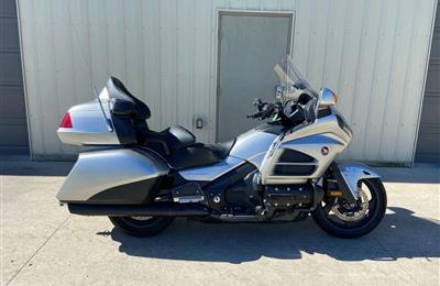 2016 Honda GoldWing  ............. whatsaspp +971556433749