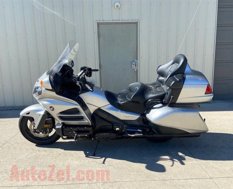 2016 Honda GoldWing  ........ whatsaspp +971564685362