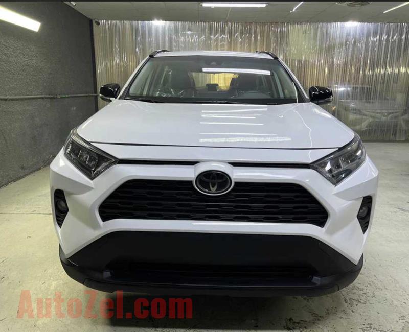 Toyota RAV4 le 2021