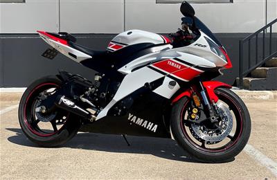 2012 Yamaha YZF R6 WhatsApp +13236413248