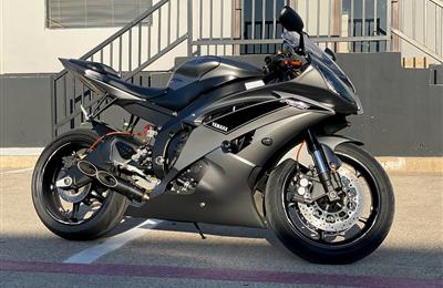 2016 Yamaha YZF R6  WhatsApp +13236413248