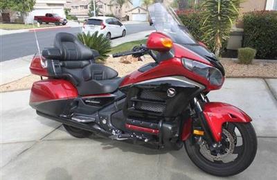 2016 Honda® Gold Wing Audio Comfort......whatsaspp...