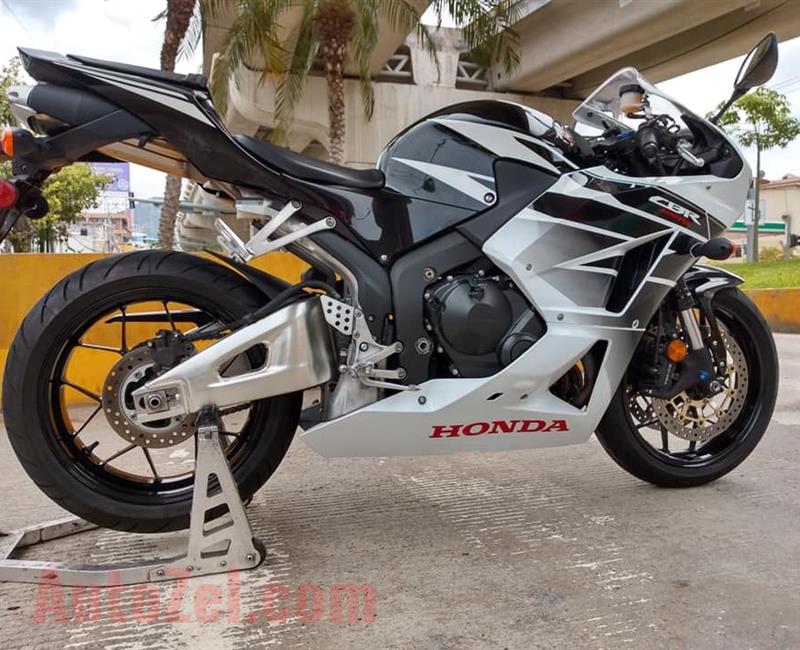 2016 HONDA CBR600RR......whatsaspp +971523871874