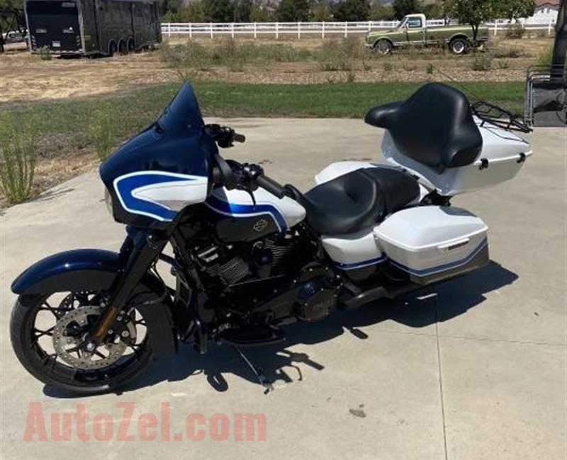 Used 2022 Harley-Davidson Touring Motorcycle Call me on WhatsApp +971529643448