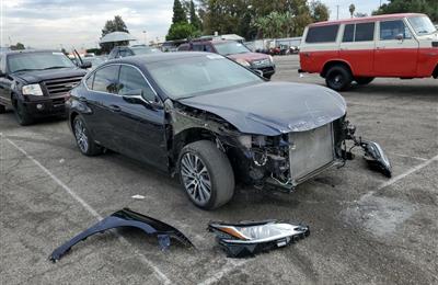 2020 Lexus Es300 300h   ......  used cars for sale UAE