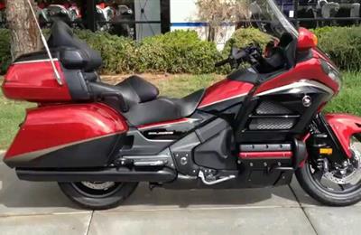 2015 Honda goldwing  ........   whatsaspp +971523871874