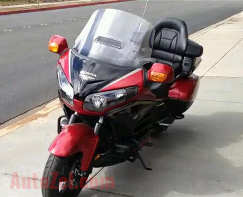 2015 Honda goldwing  ........   whatsaspp +971556433749