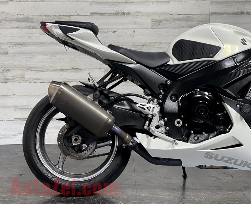 2011 Suzuki gsx r600cc available 