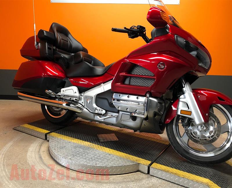 2017 Honda GOLD WING whatsapp(+971543681884)