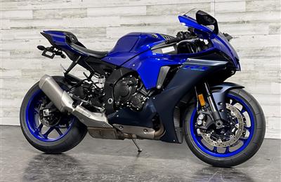 2022 Yamaha YZF R1 available 