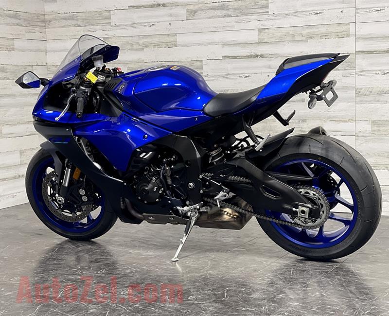 2022 Yamaha YZF R1 available 