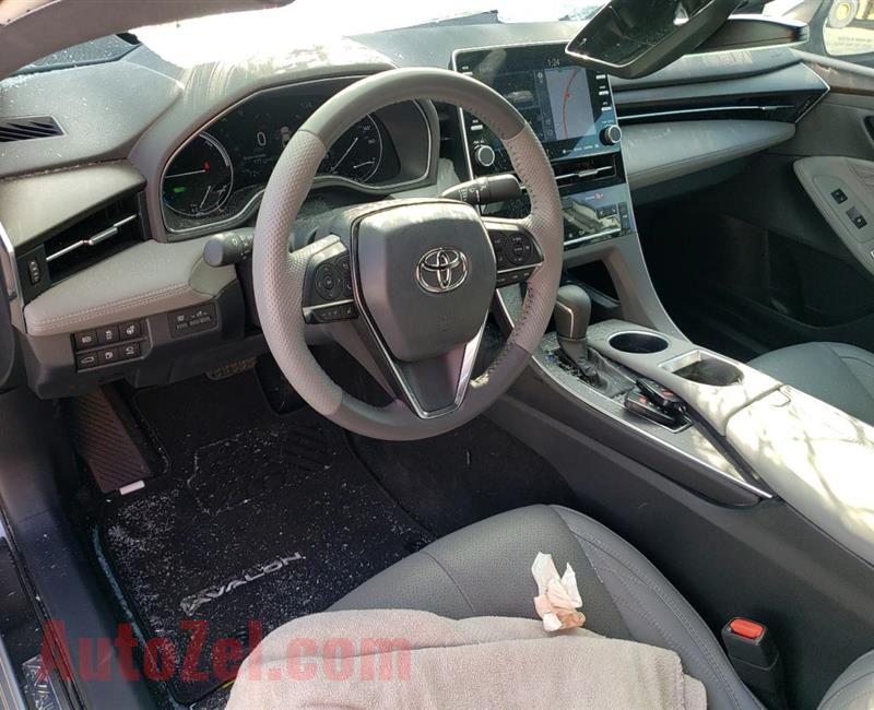 2022 Toyota Avalon Limited.....contact me on whatsaspp 0557266210