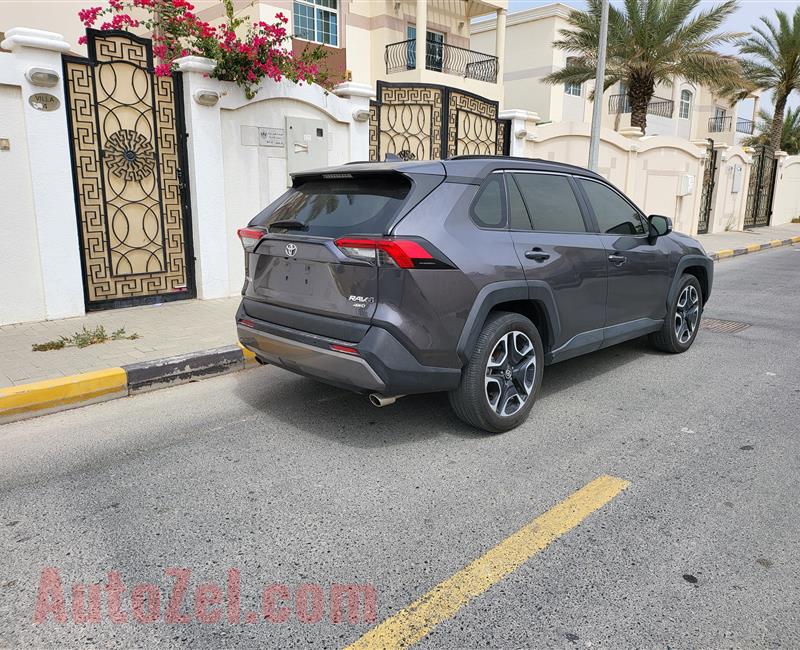 2020 Toyota rav4 full option gcc