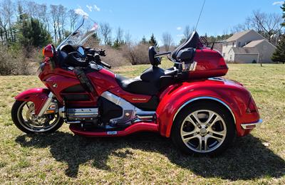 2017 GOLD WING 1800 TRIKE whatsapp  (+12135367584)