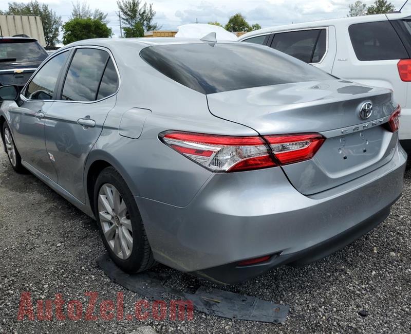 2020 Toyota Camry Le 2.5L ........whatsaspp +971564415664