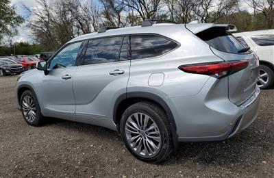 2020 Toyota Highlander Platinum whatsapp on (