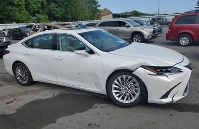 2023 Lexus ES 300h Ultra Luxury............contact me on...