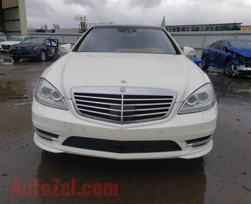 2013 Mercedes-Benz S 550 4mat 4.6L ............contact me on whatsaspp 0557266210