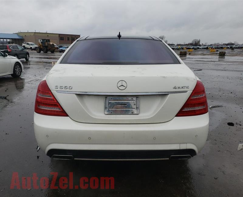 2013 Mercedes-Benz S 550 4mat 4.6L ..........contact me on whatsaspp 0557266210
