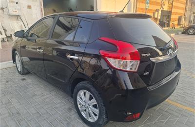 تويوتا  يارس 2016 هاتش باك خليجي ماشيه 14900km الف فل ابش...